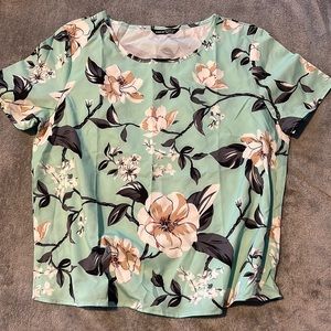 Rue 21 Womens size L blouse